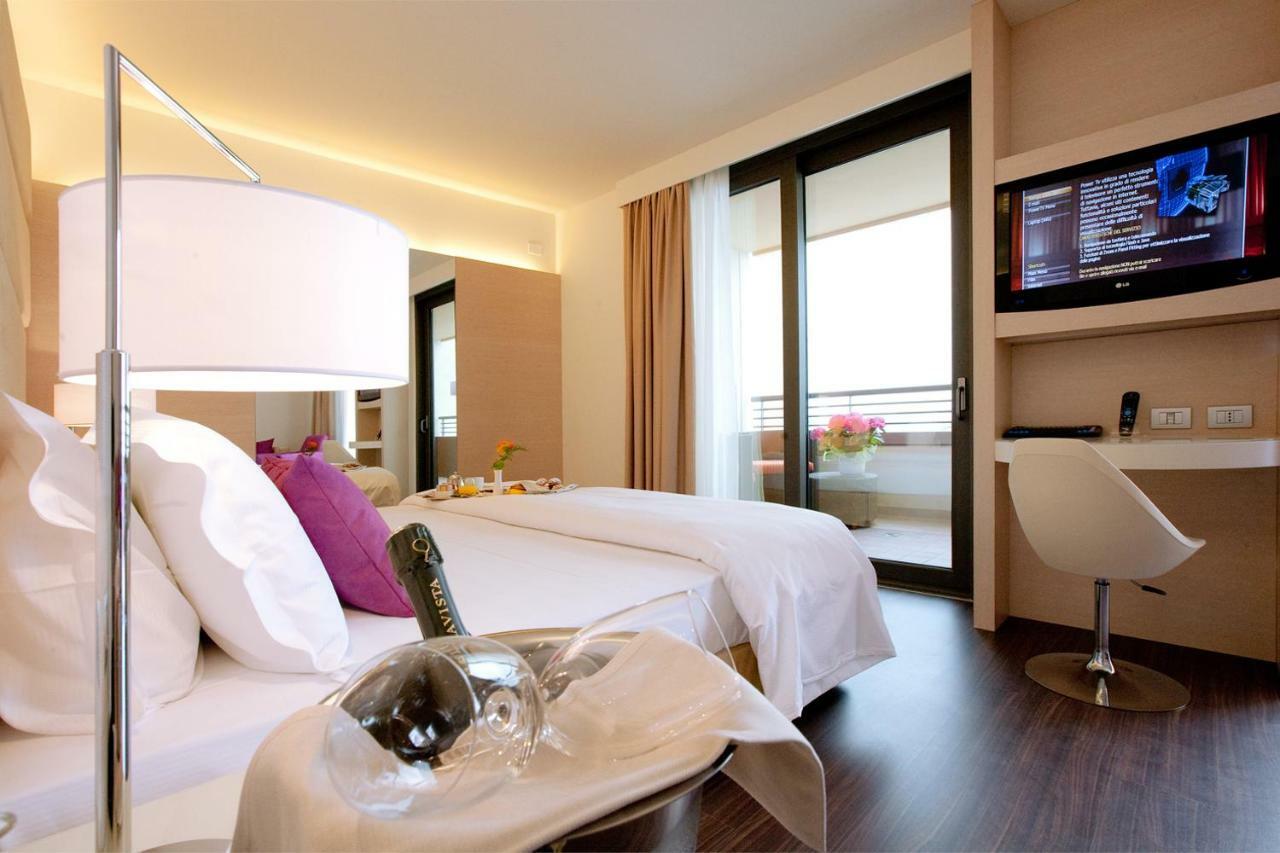 Hotel Laguna Palace 4*